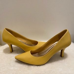 Comfort Plus 3.5-Inch Heels - Sized 8.5